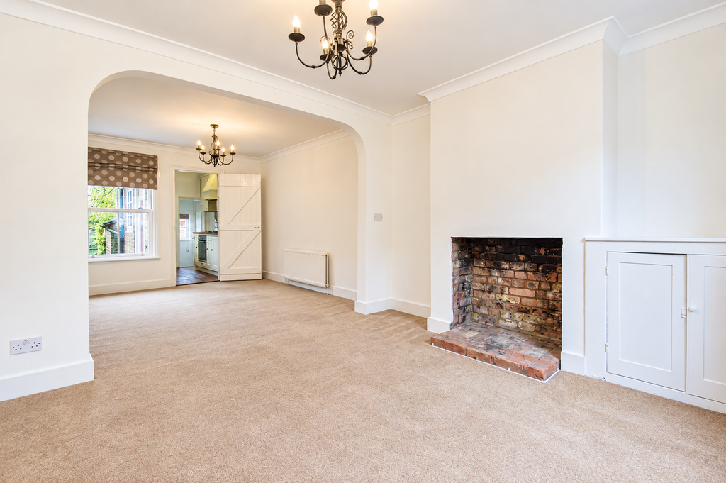 Property photo 2 of 9