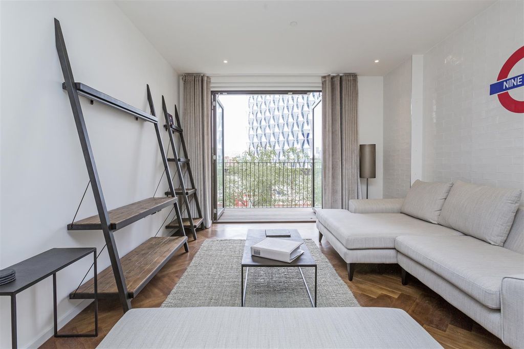 Property photo 1 of 19 Reception