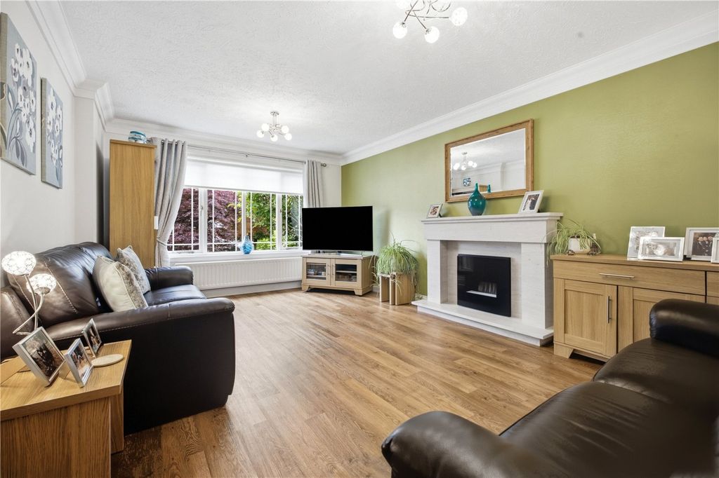 Property photo 2 of 43 Picture No. 81