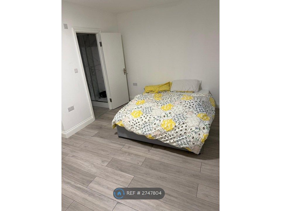 Property photo 2 of 33