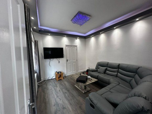 Property photo 3 of 19 40D8B756-5296-4C69-8E24-47549Cec095F.Jpeg