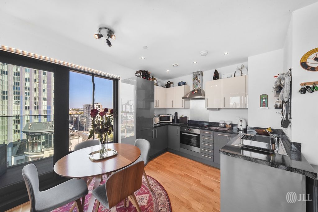 Property photo 3 of 21