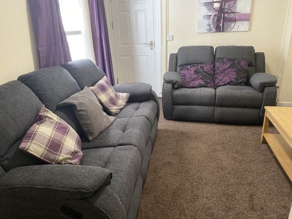 Property photo 2 of 11 5 Marl - Lounge
