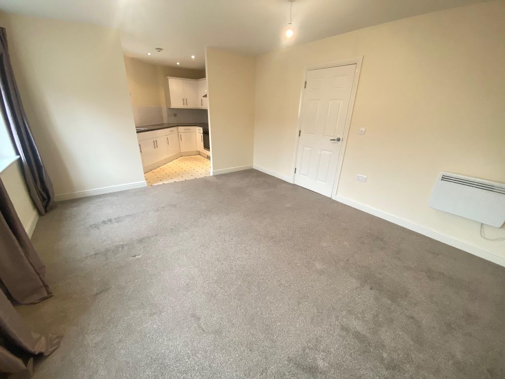 Property photo 2 of 10 Living Room