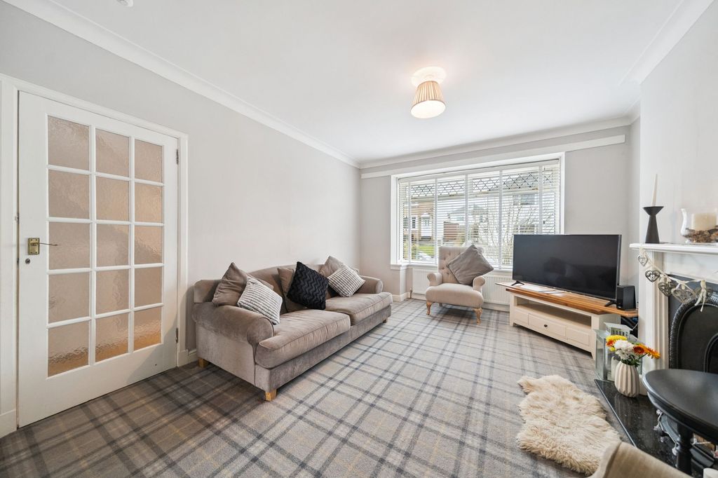 Property photo 2 of 25