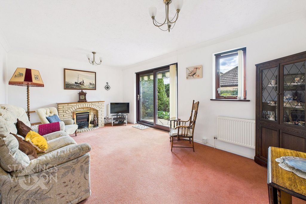 Property photo 2 of 22