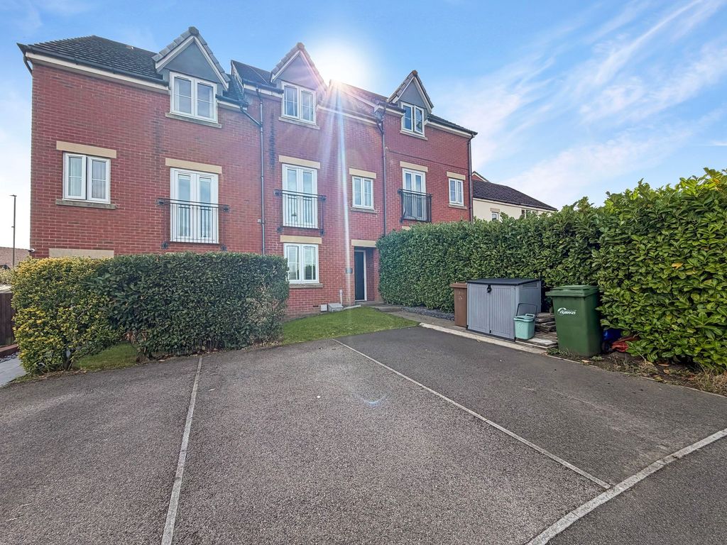 Property photo 2 of 31