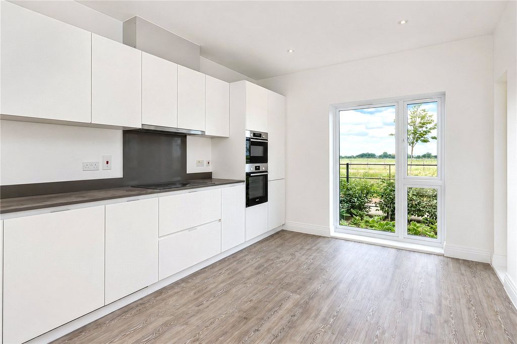 Property photo 2 of 14 Picture No. 03