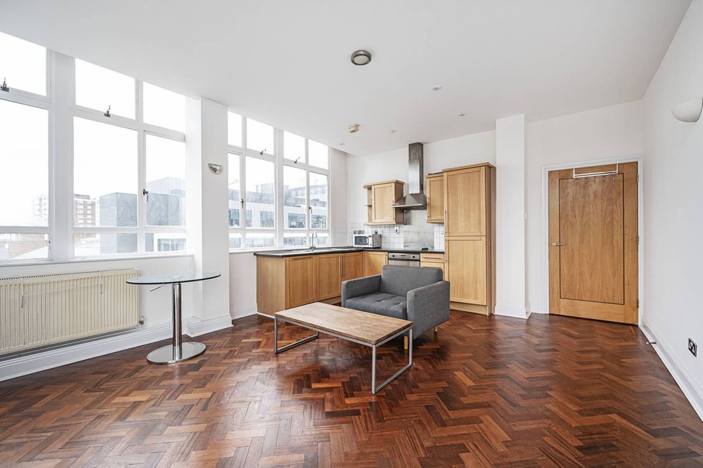 Property photo 3 of 10