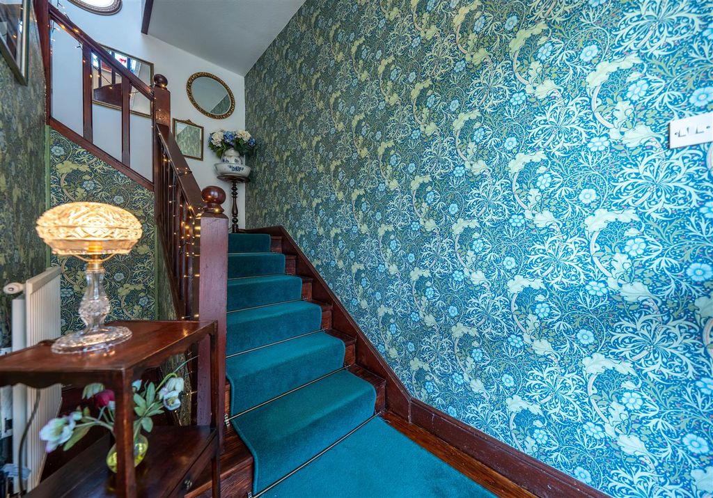 Additional image 21 of 4 bed flat for saleGlasgow Road, Perth PH2