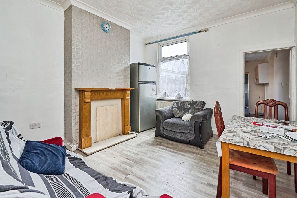 Property photo 2 of 18