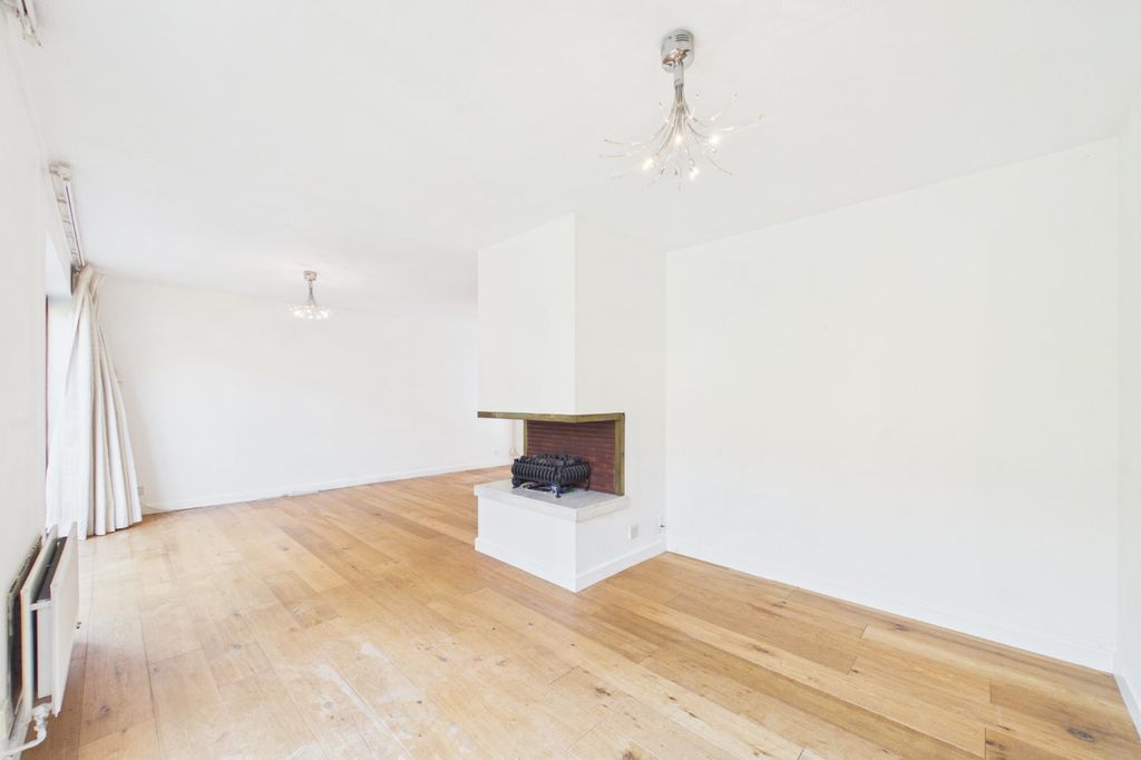 Property photo 3 of 14 Picture No. 32