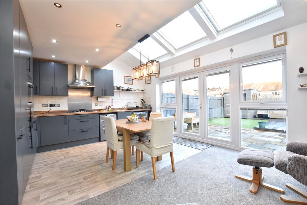 Property photo 2 of 15 Picture No. 03