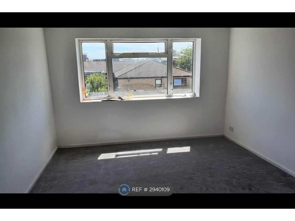 Property photo 2 of 2 Living Room