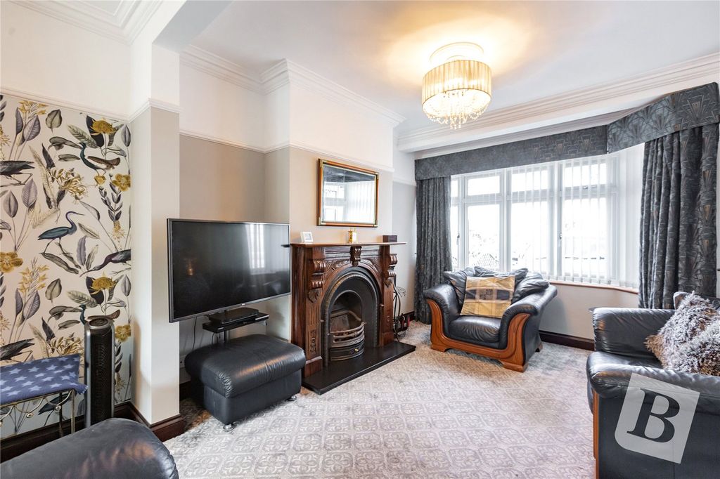 Property photo 3 of 26 Living Room