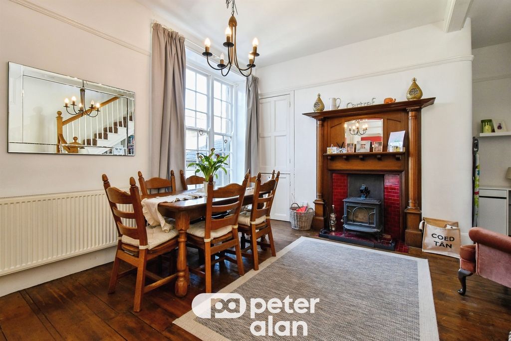 Property photo 3 of 32