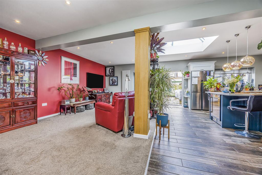 Property photo 3 of 18 112 Catherington Lane, Horndean-Porticomarketing-O