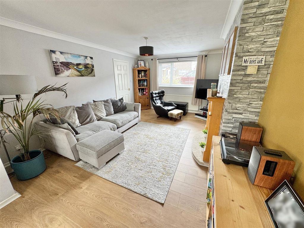 Property photo 3 of 16 1120d540-5F68-4Dca-8d05-2Cf372275745.Jpg