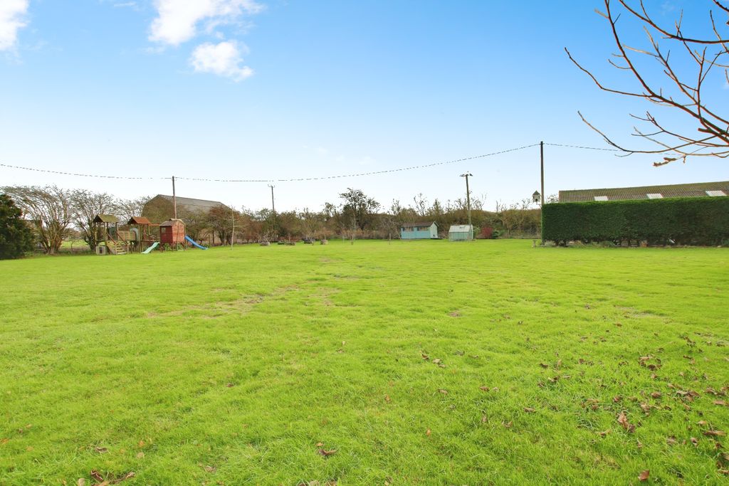 Property photo 3 of 29