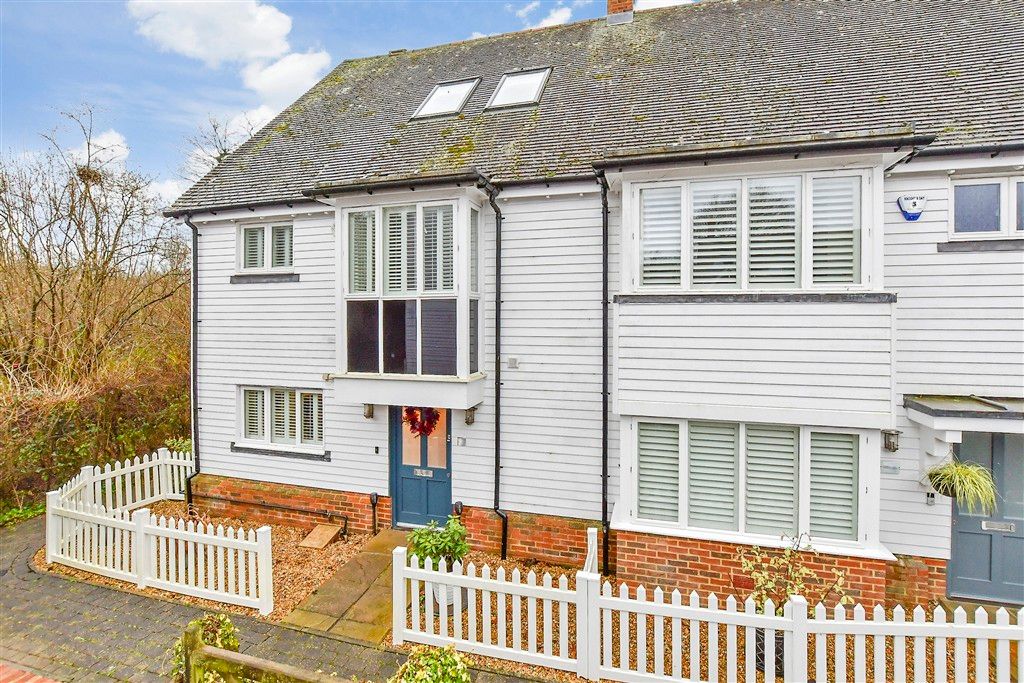 Property photo 1 of 20 Front.