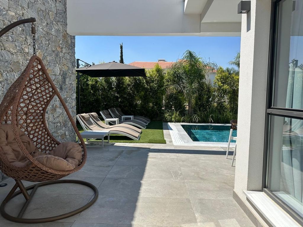 Property photo 2 of 42