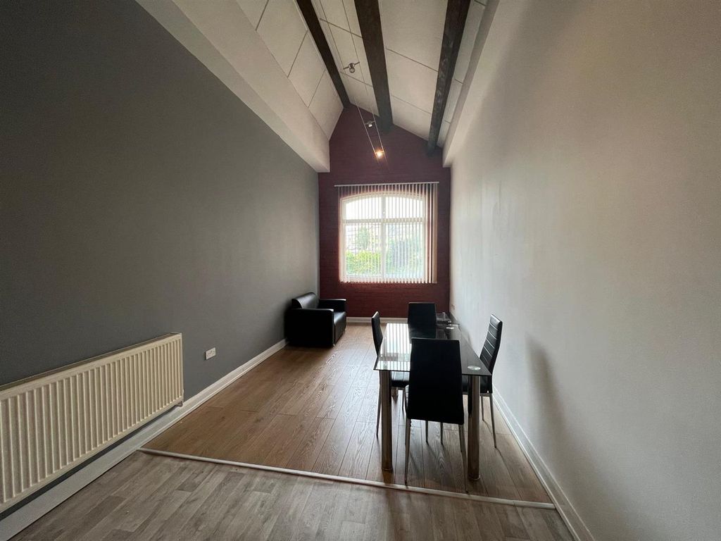 Property photo 1 of 7 Lounge