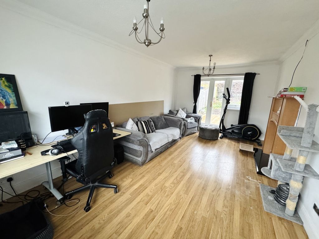 Property photo 3 of 15 Img_7142