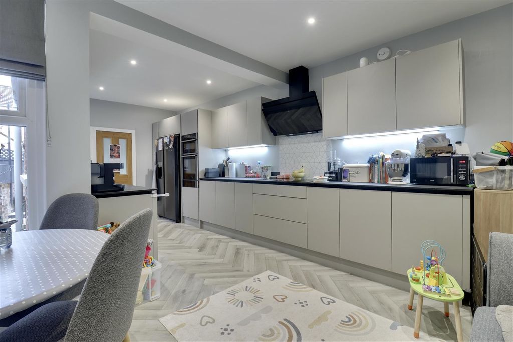 Property photo 1 of 15 0De86C63-D5E6-4Fb1-84Bd-6C33Bd41C030_1_201_A.Jpeg