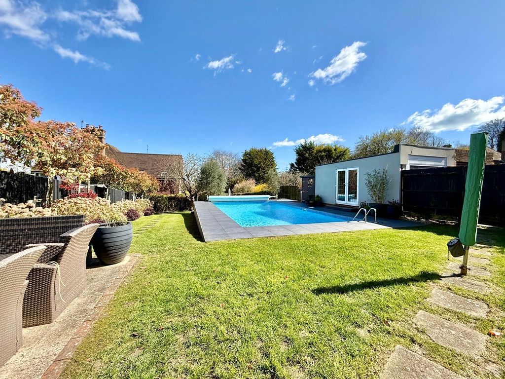 Property photo 2 of 21 Picture No. 34