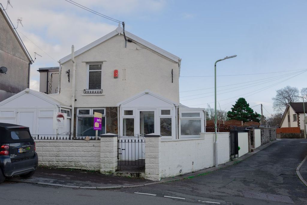 Property photo 1 of 13