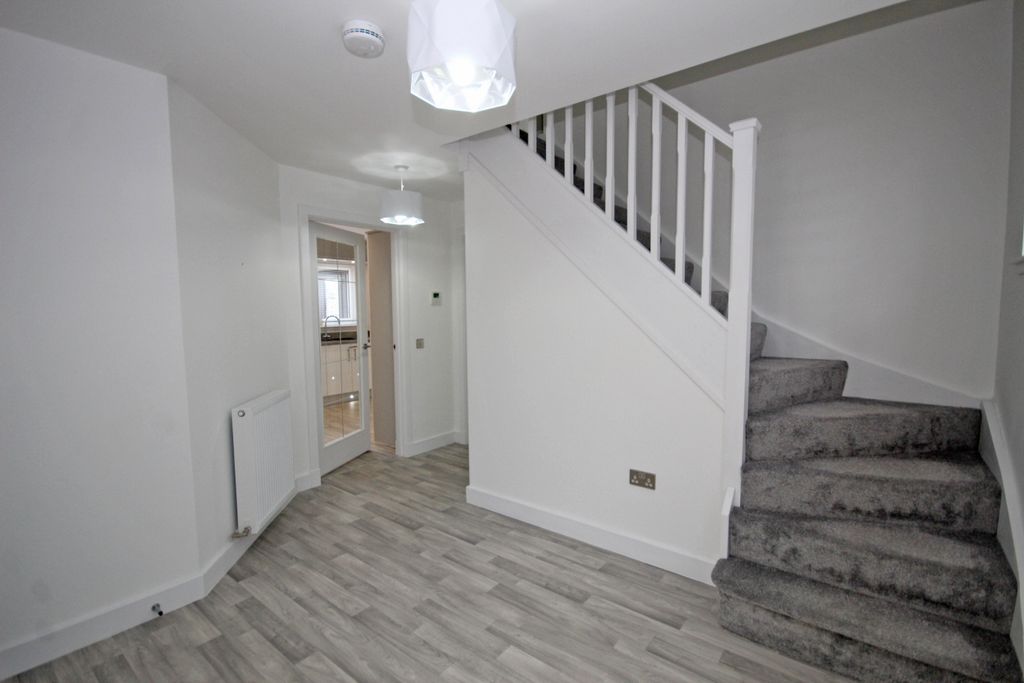 Property photo 3 of 35