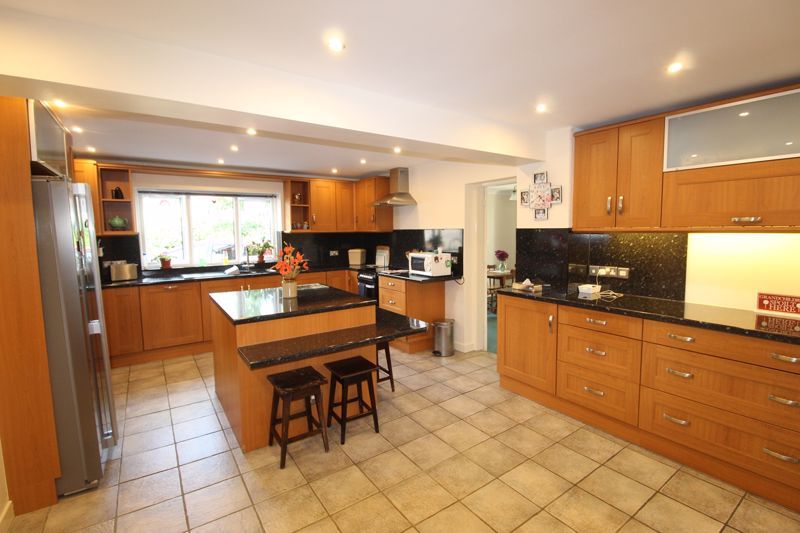 Property photo 2 of 16 Photo 6