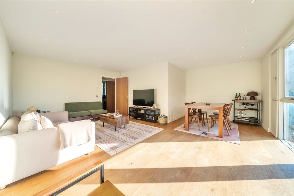 Property photo 1 of 19 Picture No. 03