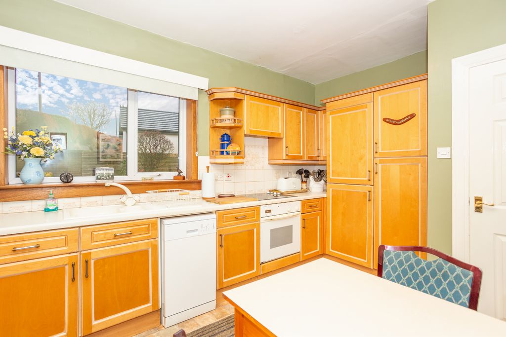 Property photo 3 of 39 Kitchen/Diner