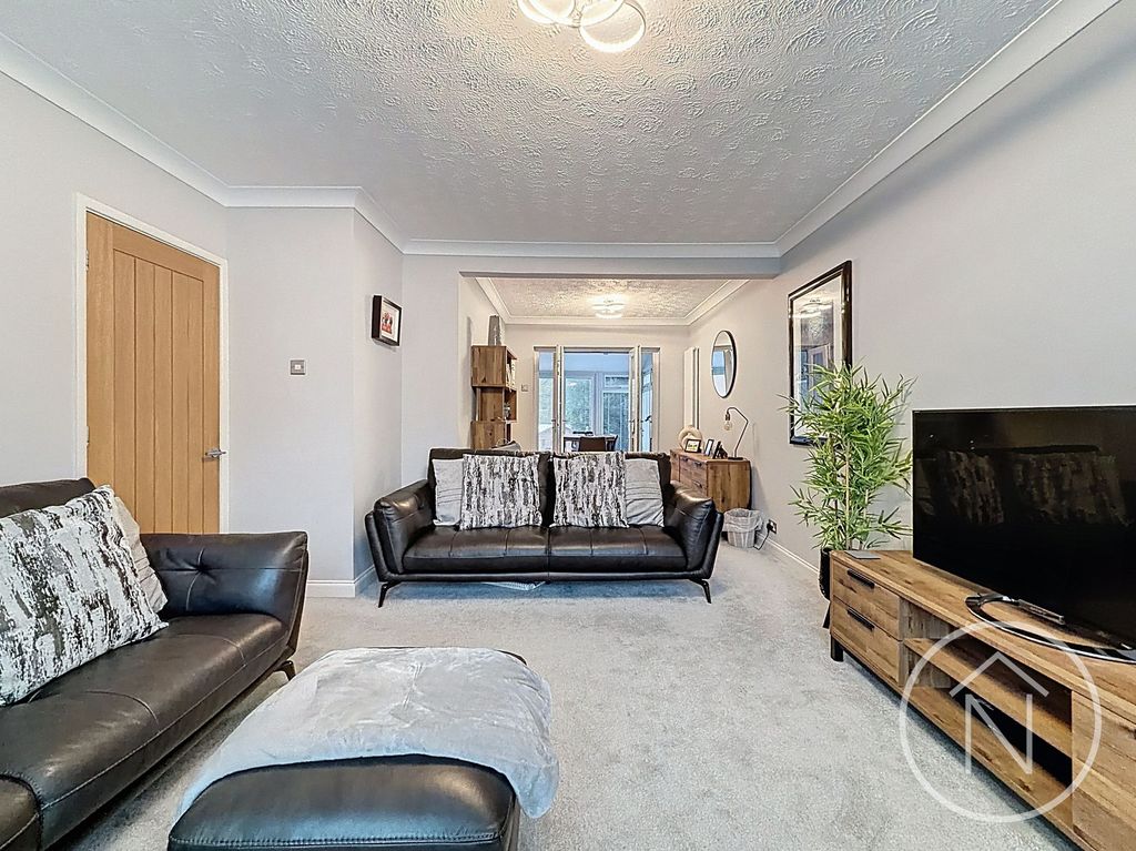 Property photo 2 of 21