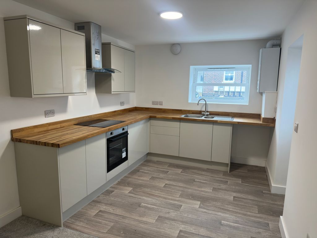 Property photo 2 of 9 Kitchen