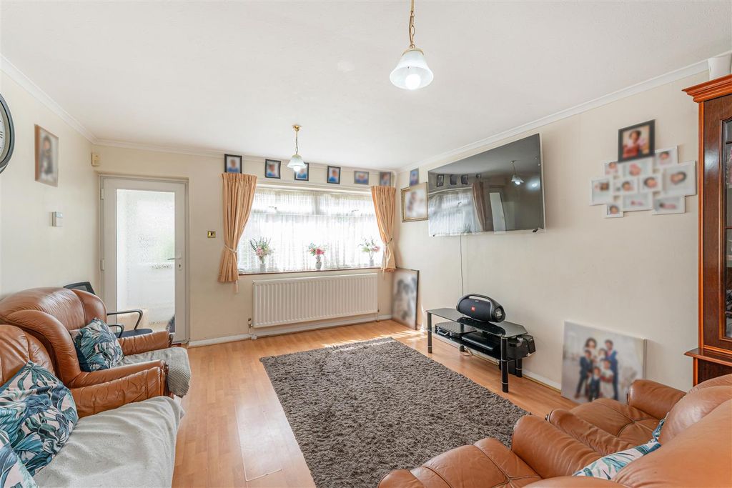 Property photo 2 of 21