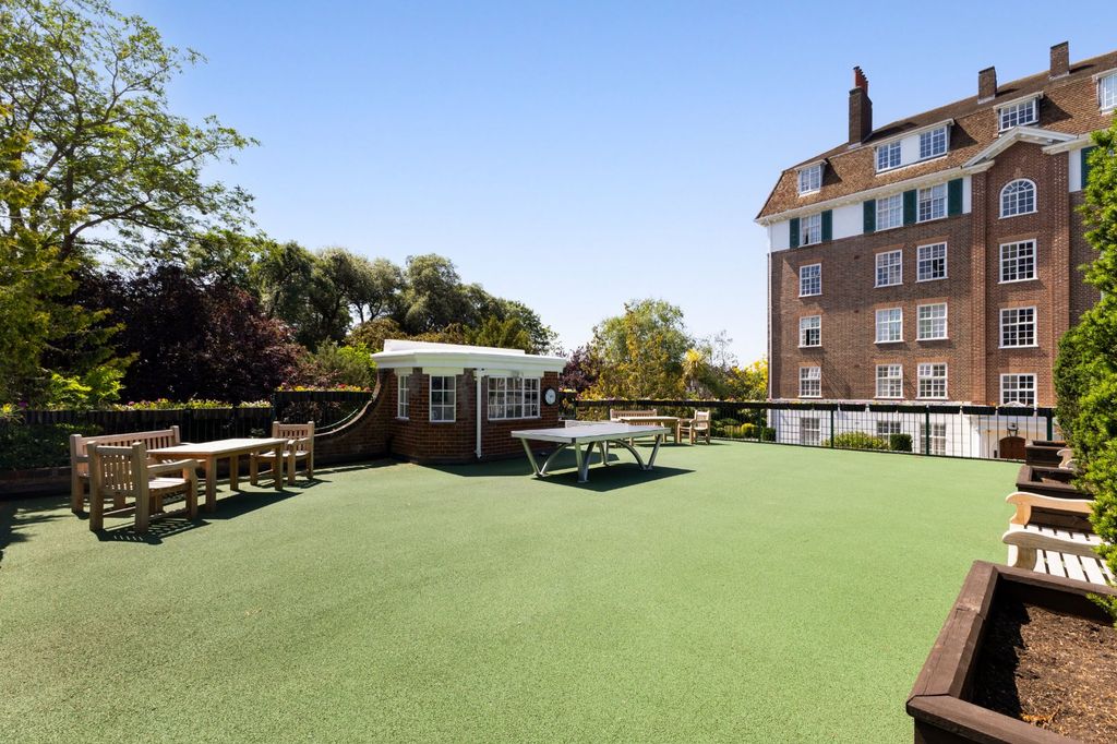 Property photo 2 of 11