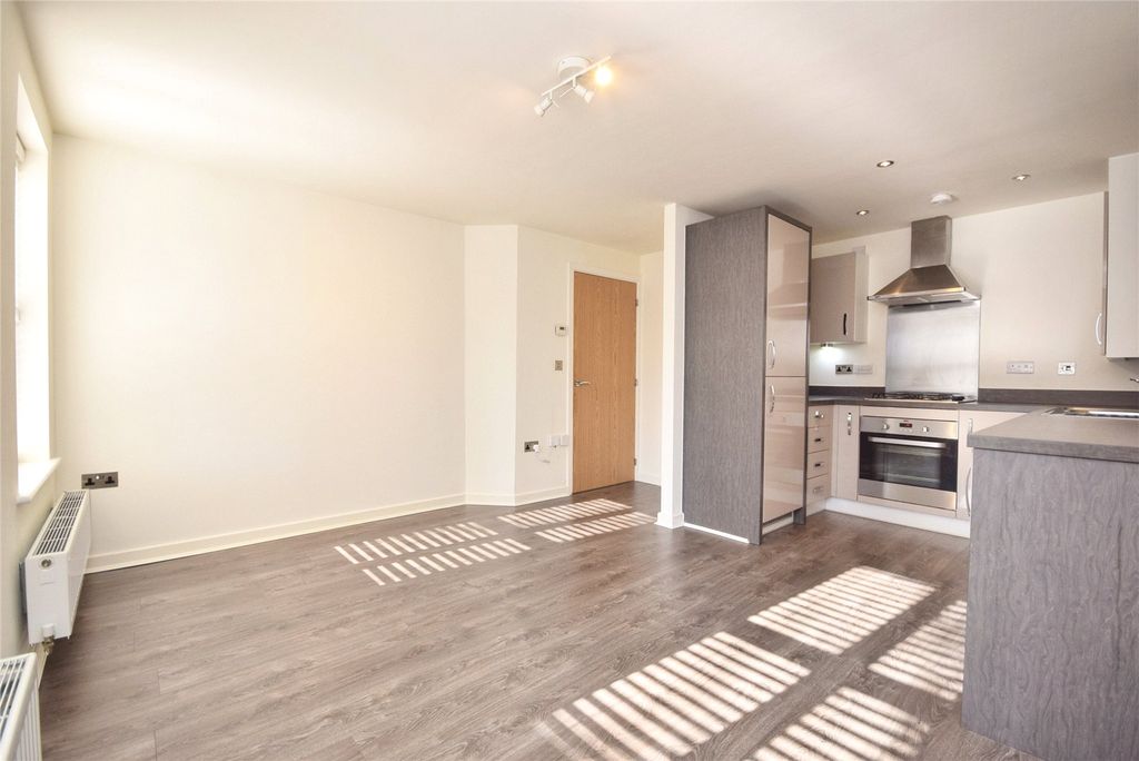 Property photo 2 of 11 Open Plan Living