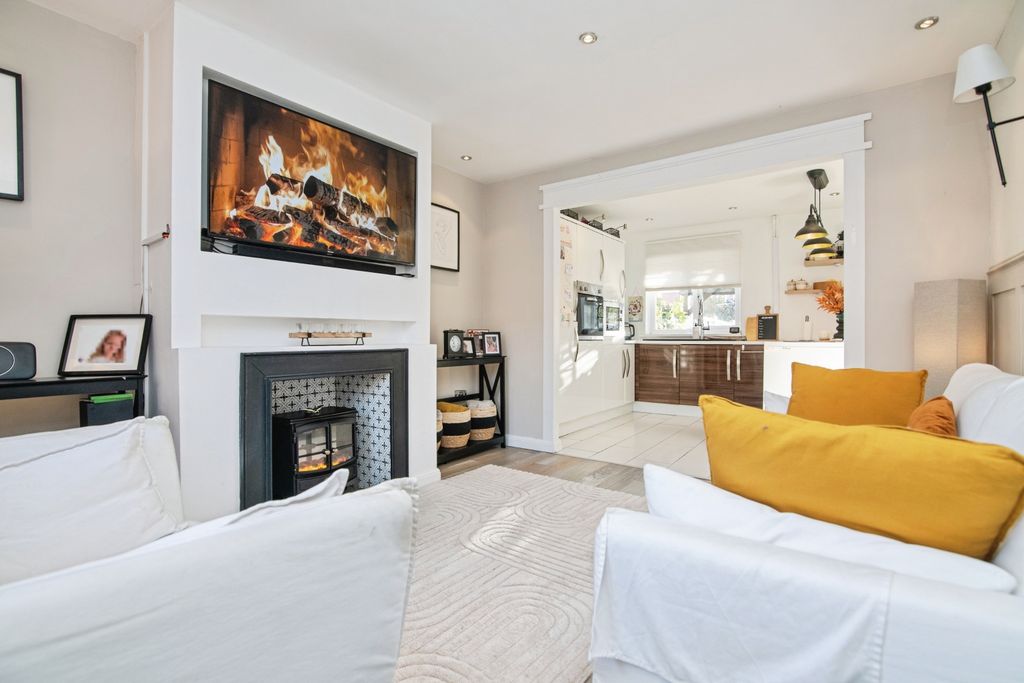 Property photo 3 of 14