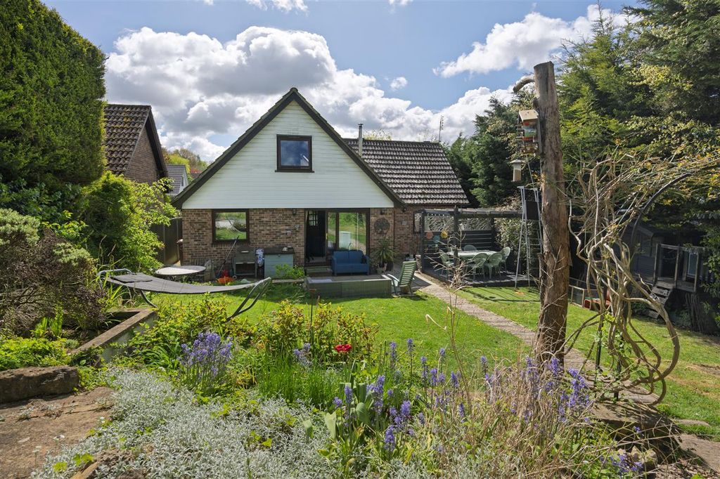 Property photo 3 of 27