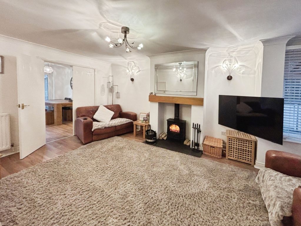 Property photo 3 of 22 Pbox-Img.Jpeg