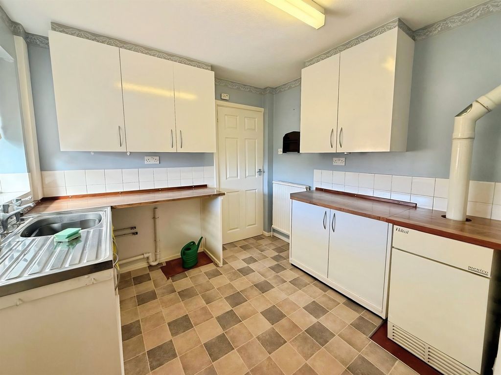 Property photo 2 of 14