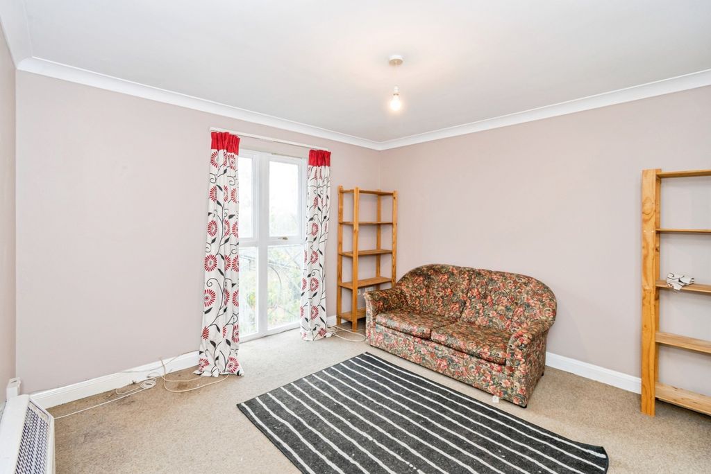 Property photo 3 of 17 Photo