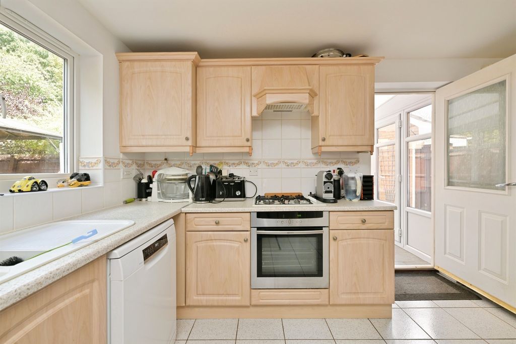 Property photo 2 of 17