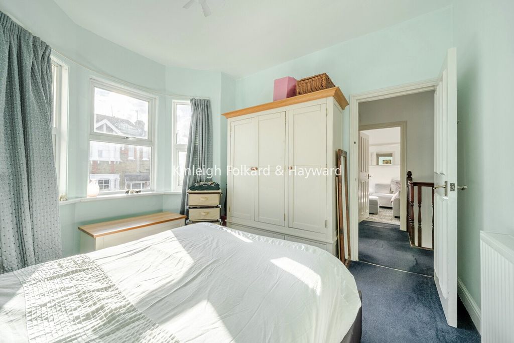 Property photo 2 of 17 Picture No. 16