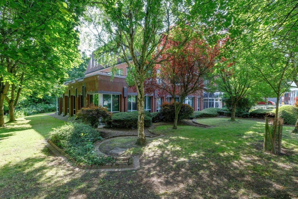 Property photo 3 of 11 Cornhill House  Garden.Jpg