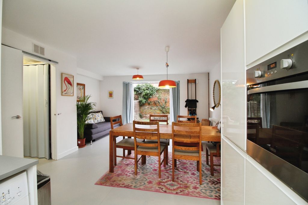 Property photo 3 of 16