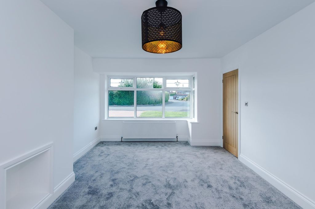 Property photo 2 of 40