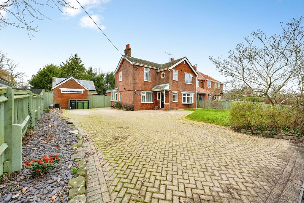 Property photo 1 of 48